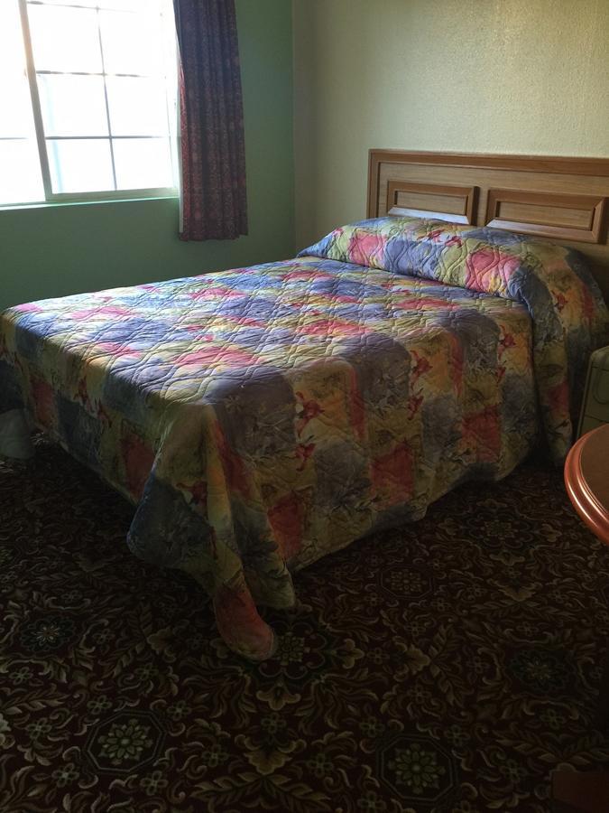 Roxy Motel